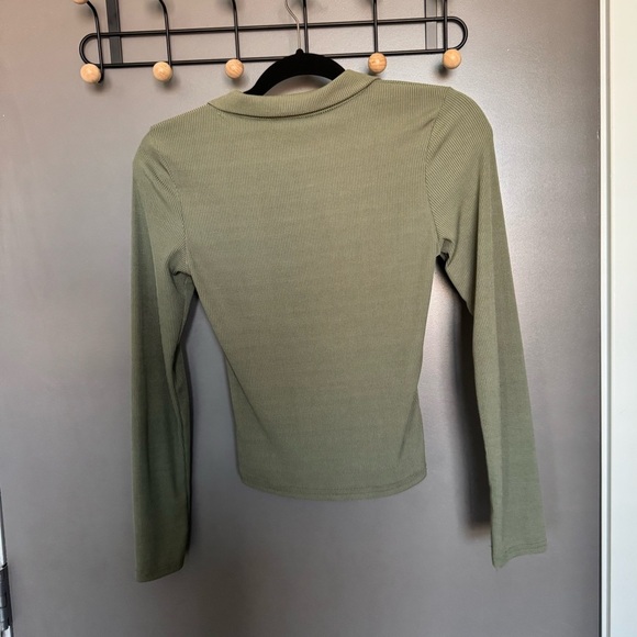 Missguided Olive Green Cut Out Crop Top - Picture 3 of 4